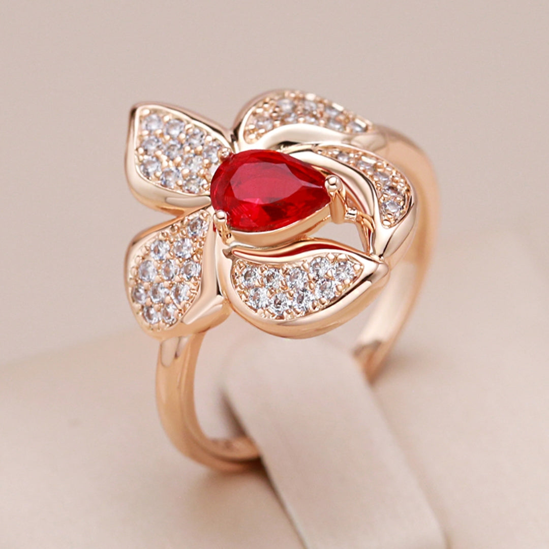 Eleganter Ring mit rot-goldenem Kristall