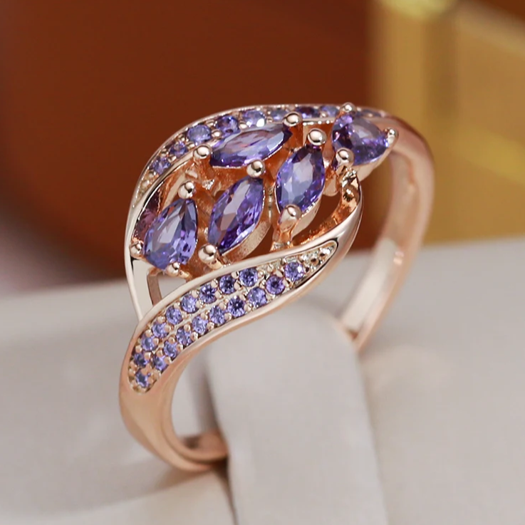 Eleganter lila Ring